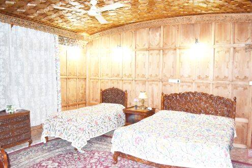 Shahnama Houseboat, Srinagar 2
